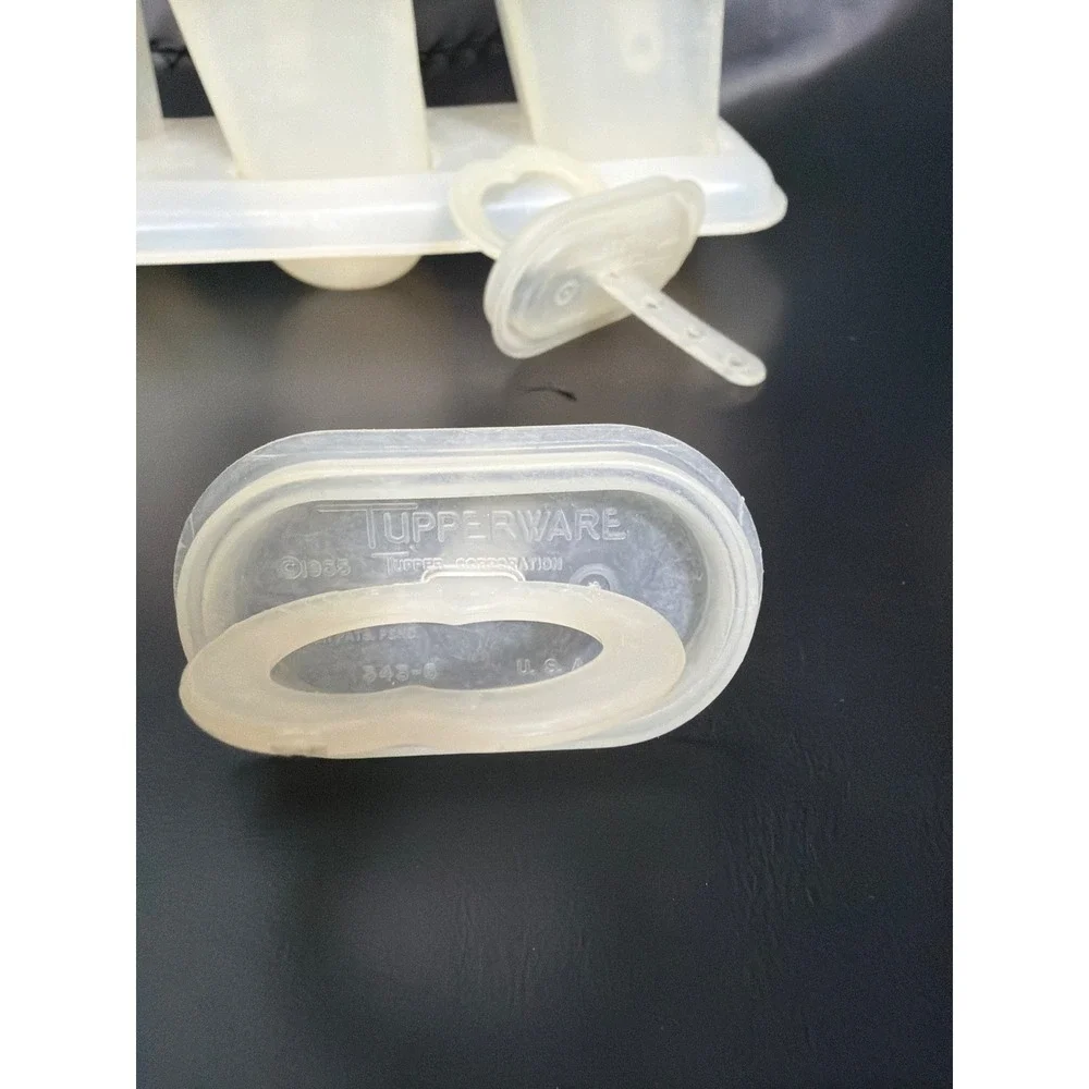 Tupperware vintage ice